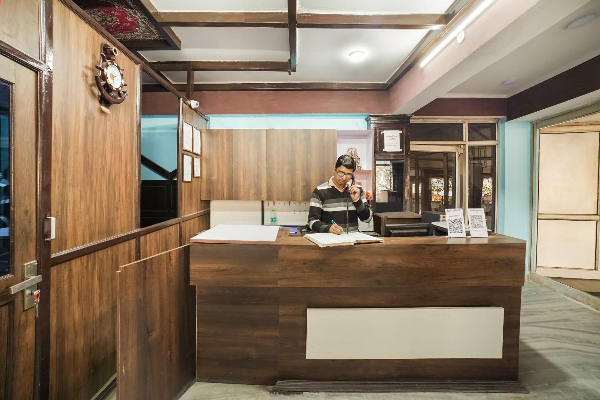 Oyo Hotel Konark Inn Bareilly Exterior foto